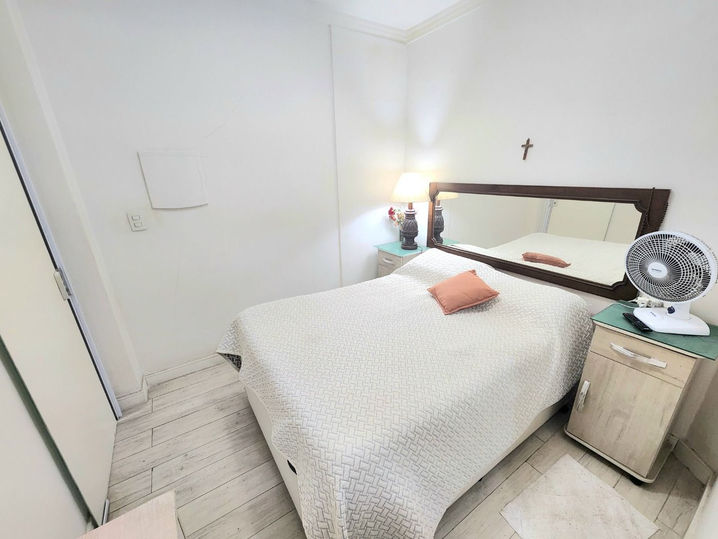 Apartamento 2 Dormitórios com Vista Mar, 1 Suíte e 50m da Praia – Santos