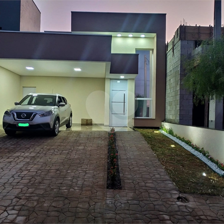 Casa à venda com 3 quartos, sendo 1 suíte, no condomínio Terras da Estância, Paulínia - SP