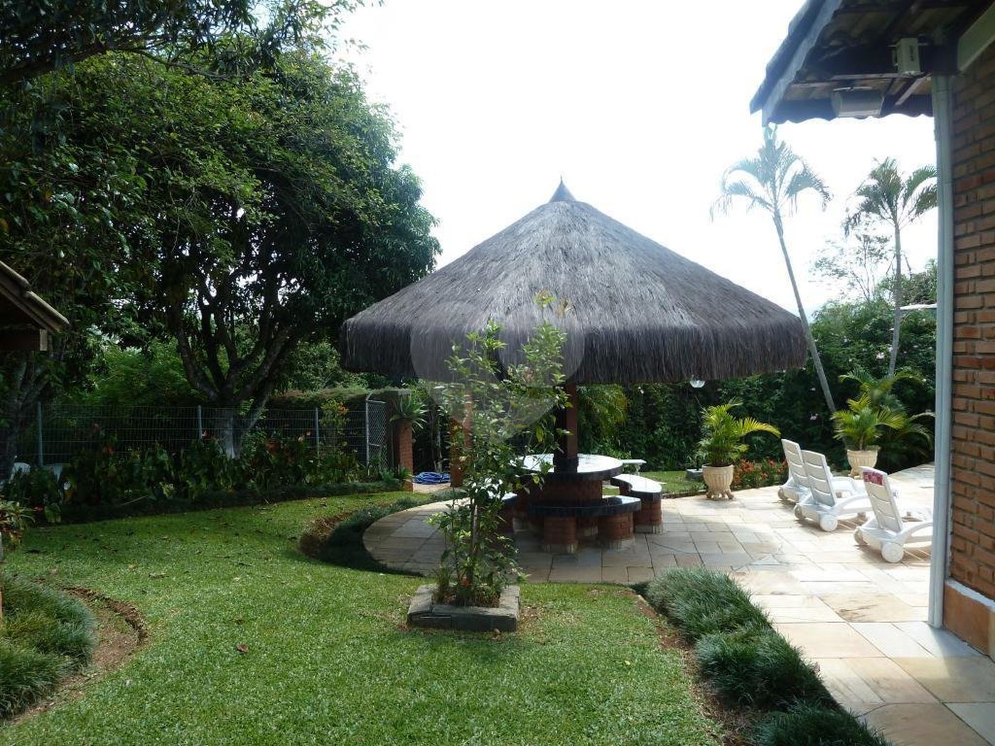 Chácara à venda com 3 quartos, sendo 1 suíte, em Vila Salles, Atibaia, SP