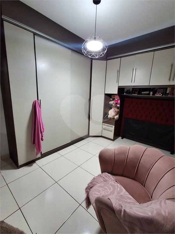 Sobrado à venda com 3 quartos em Jardim Santa Clara, Guarulhos, SP