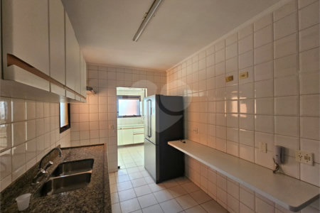 Apartamento para alugar com 3 quartos, sendo 1 suíte, em Alto da Boa Vista, São Paulo, SP