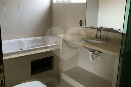 Casa à venda com 5 quartos, sendo 2 suítes,  em Jardim Maristela, Atibaia, SP