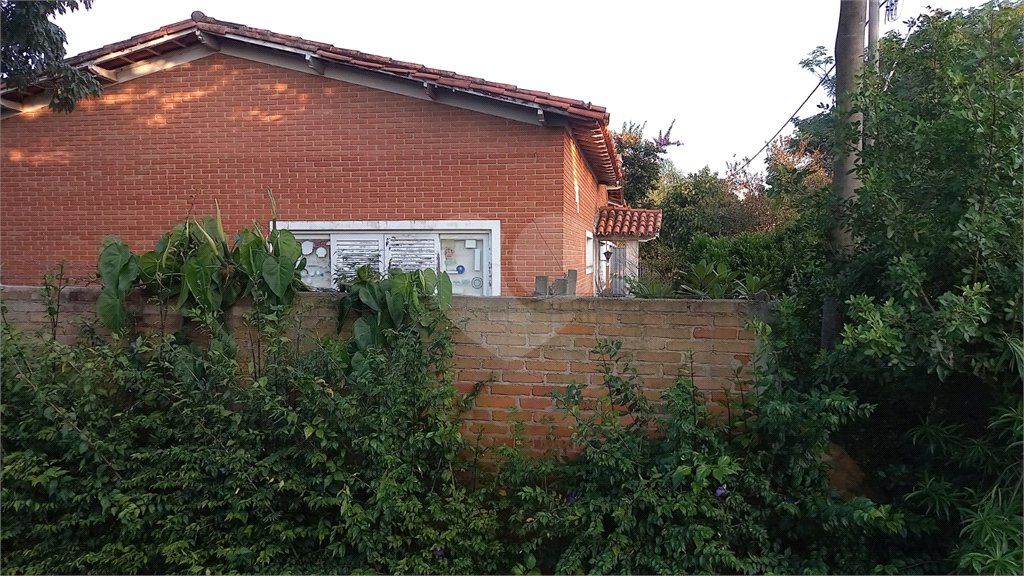 Casa à venda ou para alugar com 4 quartos, sendo 1 suíte, no Centro, Vinhedo, SP