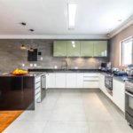 Casa à venda com 4 suítes no condomínio New Port Village, São Paulo - SP