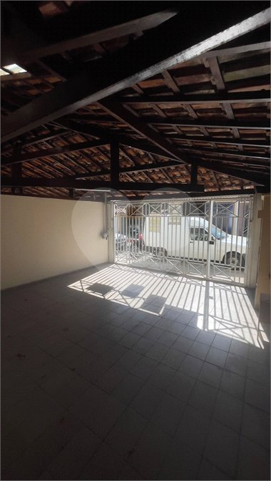 Sobrado à venda com 4 quartos, sendo 1 suíte,  em Jardim Ester Yolanda, São Paulo, SP