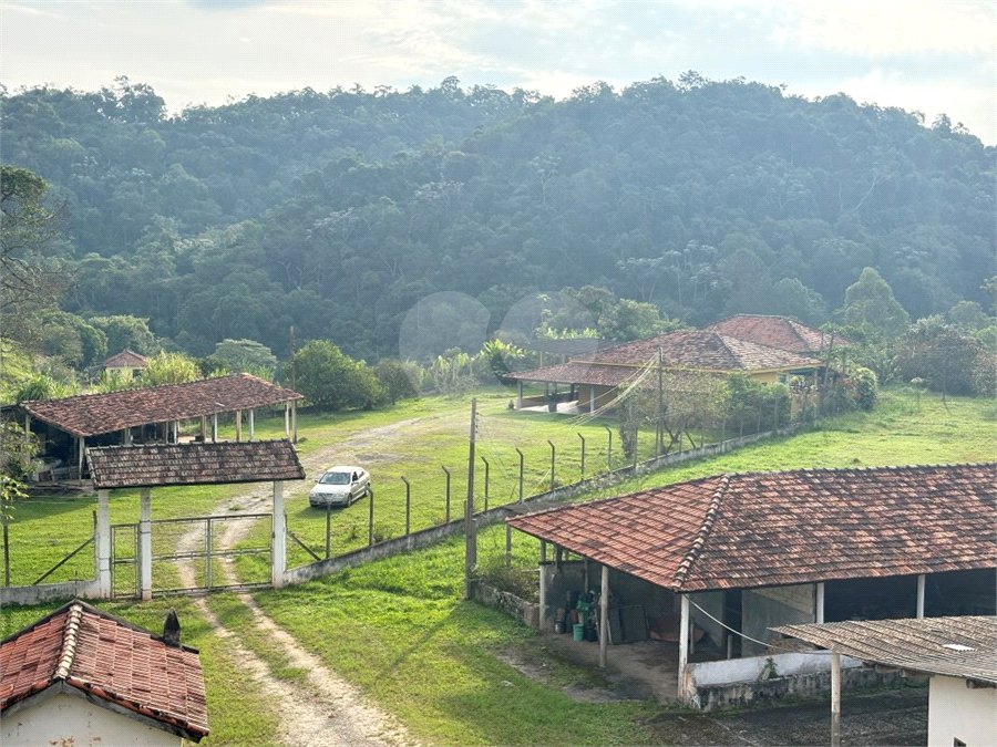 Sítio à venda com 3 quartos, sendo 1 suíte, no Centro, Guararema, SP