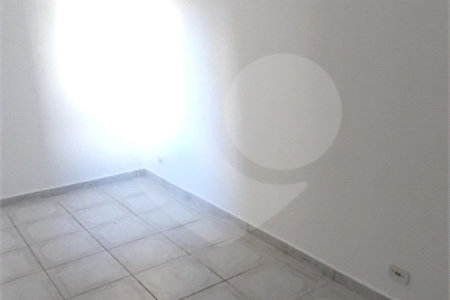 Sobrado à venda com 4 quartos, sendo 1 suíte, em Vila Nivi, São Paulo, SP