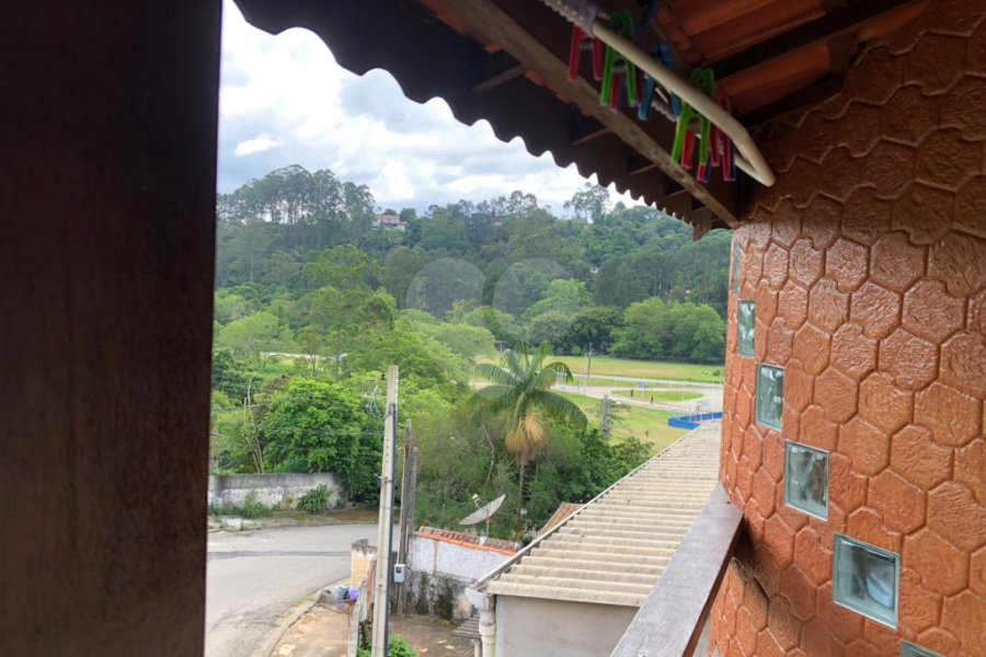 Sobrado à venda com 3 quartos em Serra da Cantareira, Mairiporã, SP