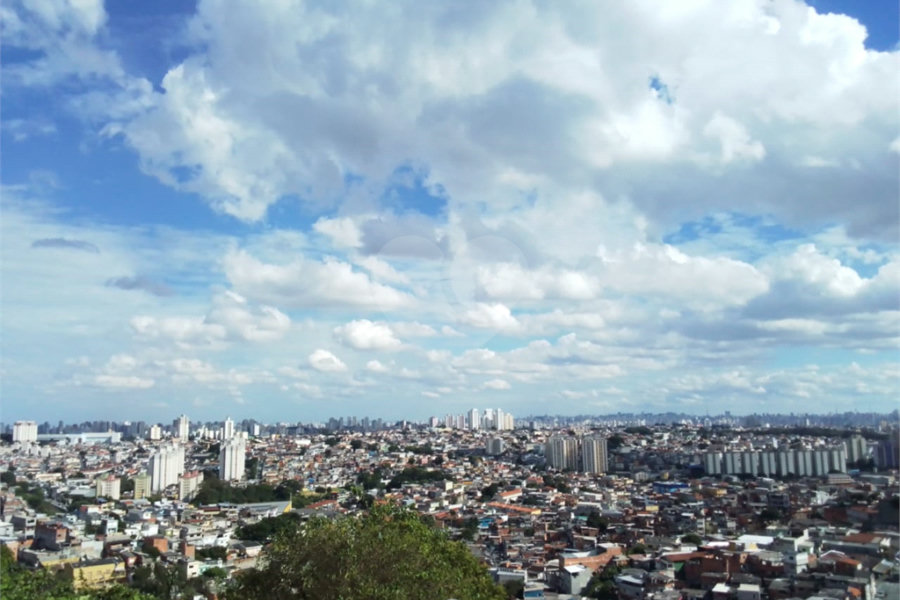 Sobrado à venda com 6 quartos em Horto, São Paulo, SP