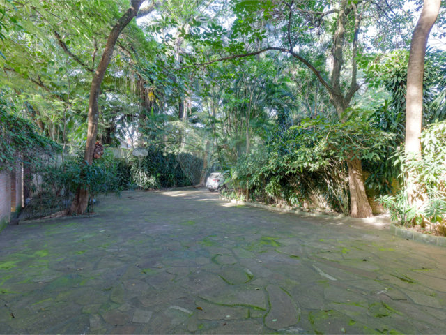 Casa Térrea à venda com 5 quartos, sendo 2 suítes,  em Alto da Boa Vista, São Paulo, SP