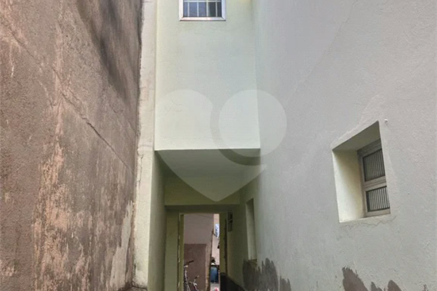 Sobrado à venda com 2 quartos em Vila Zat, São Paulo, SP