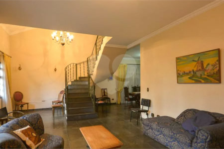 Casa à venda com 4 quartos, sendo 2 suítes, em Vila Mariana, São Paulo, SP