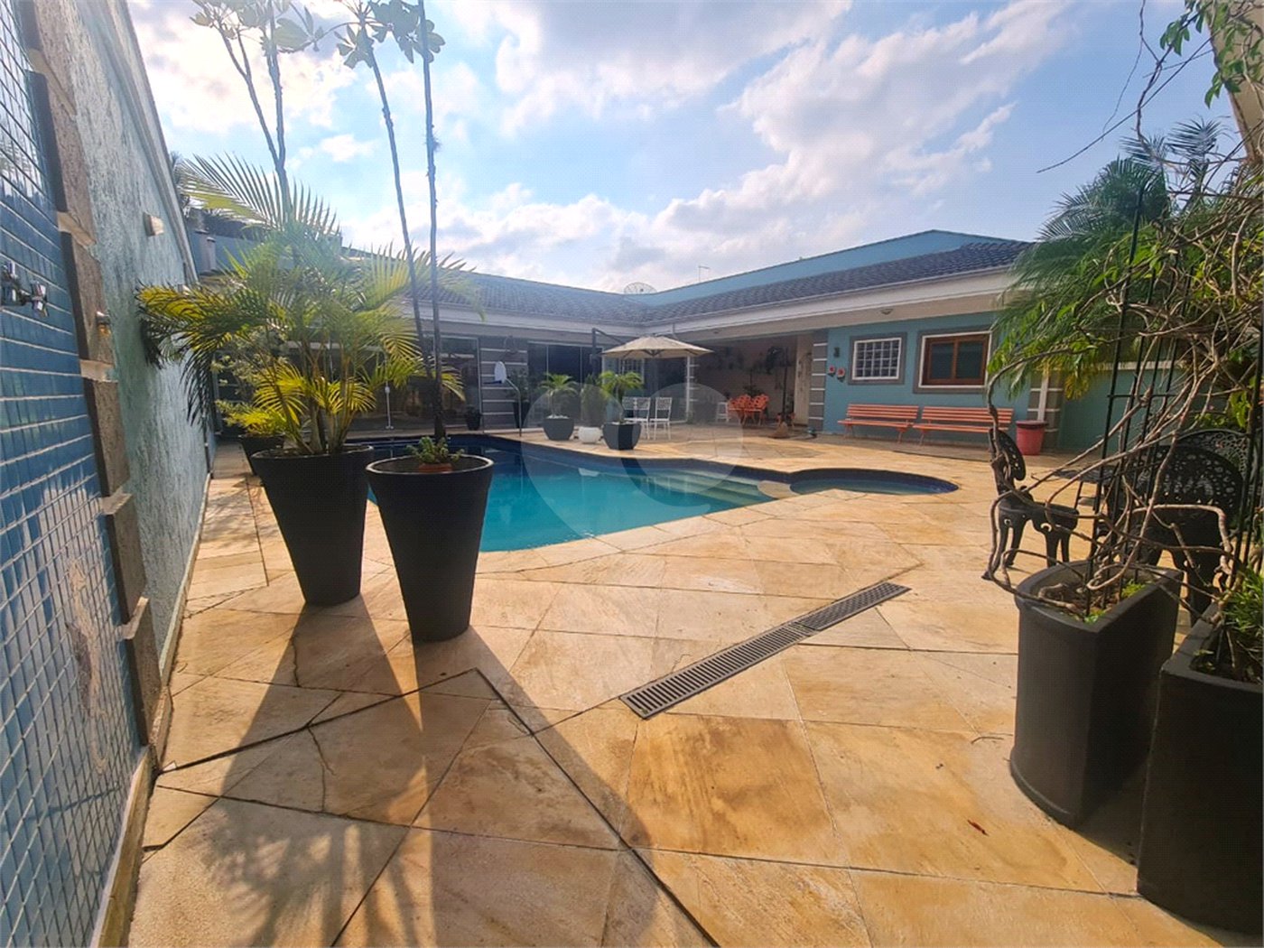 Casa à venda com 3 suítes em Interlagos, São Paulo, SP
