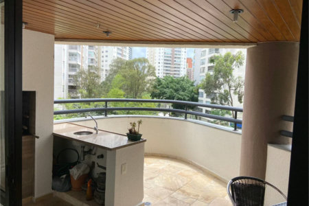 Apartamento à venda com 3 suítes em Vila Andrade, São Paulo, SP