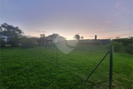 Casa à venda com 3 quartos, sendo 1 suíte,  no condomínio Jd Portugal, Sorocaba - SP
