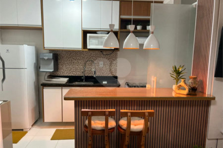 Apartamento à venda com 2 quartos, sendo 1 suíte, no Centro, Mongaguá, SP