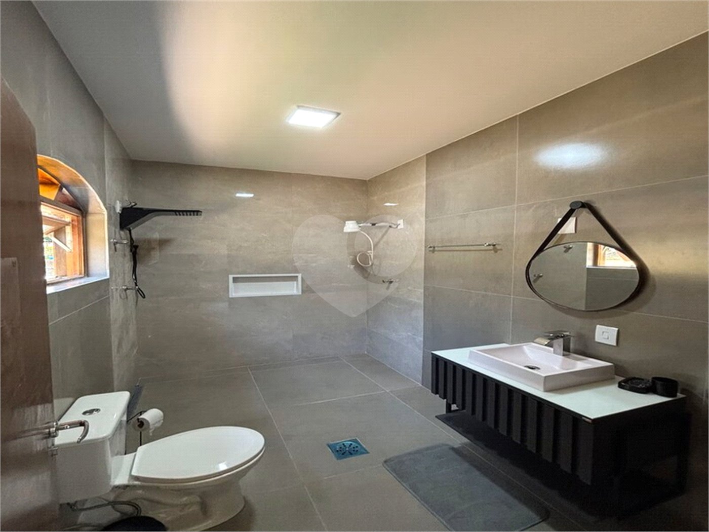 Sítio à venda com 6 quartos, sendo 1 suíte, no Centro (são João Novo), São Roque, SP