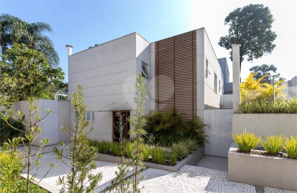 Casa à venda com 4 suítes no condomínio Hípica Garden, São Paulo - SP