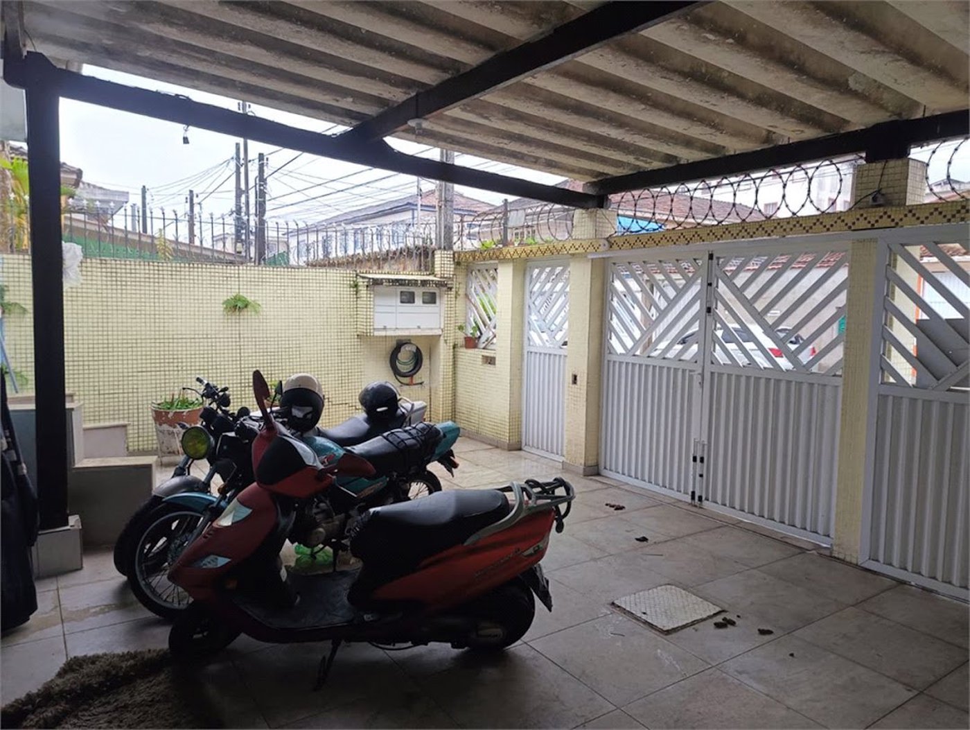 Casa Residencial à venda, Vila São Jorge, São Vicente - CA0187.