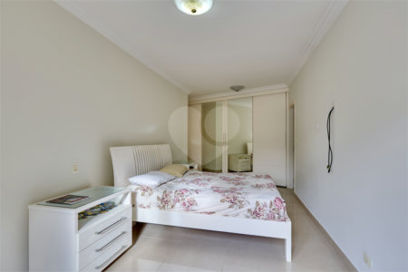 Casa de Vila à venda com 4 quartos, sendo 2 suítes, em Campo Grande, São Paulo, SP