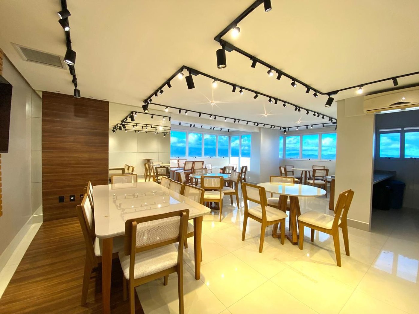 Apartamento com 3 dormitórios à venda, 106 m² por R$ 1.175.000,00 - Pompéia - Santos/SP