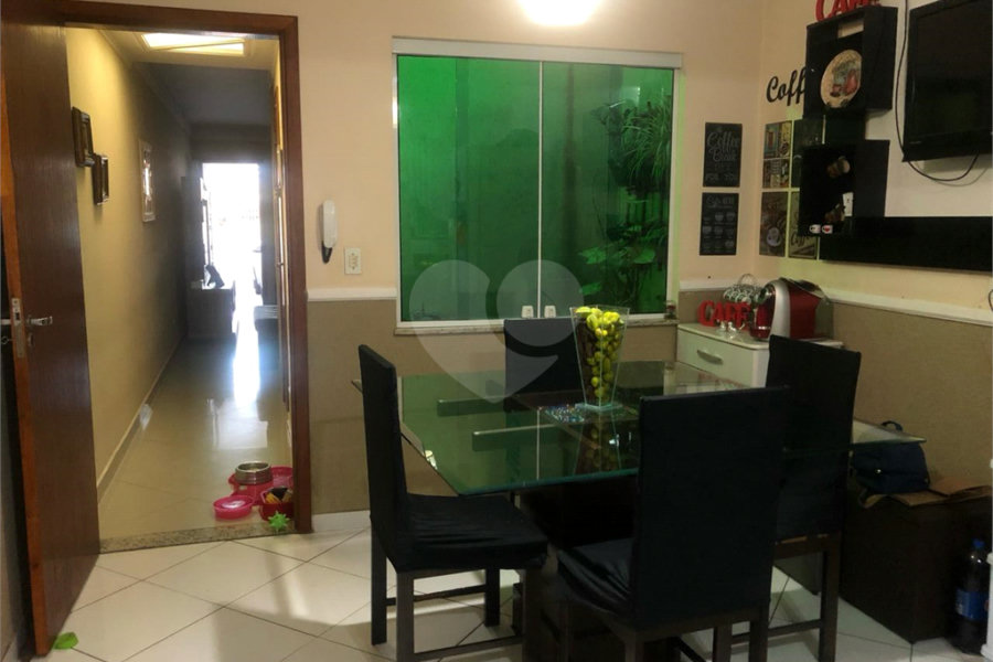 Sobrado à venda com 3 quartos, sendo 1 suíte, em Vila Mangalot, São Paulo, SP
