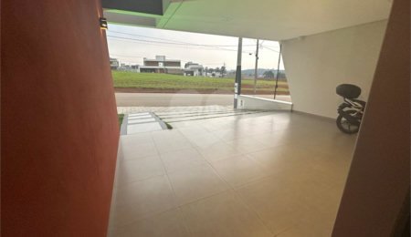 Casa à venda com 4 quartos, sendo 2 suítes, no condomínio Residencial Golden Ville, Itapetininga - SP