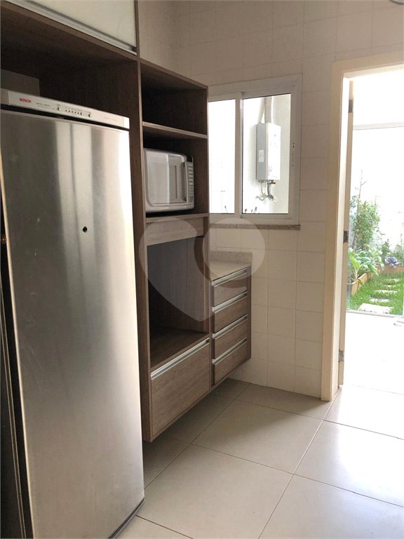 Casa à venda com 9 quartos, sendo 8 suítes, no condomínio Village Elisabete, Rio de Janeiro - RJ