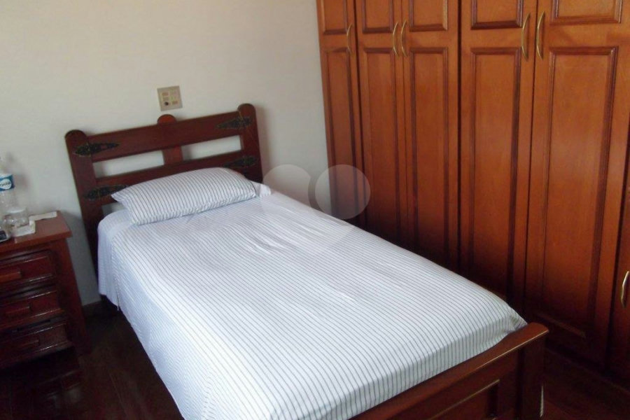 Casa à venda com 3 suítes no condomínio Praça Monsenhor Macedo,10, São Paulo - SP