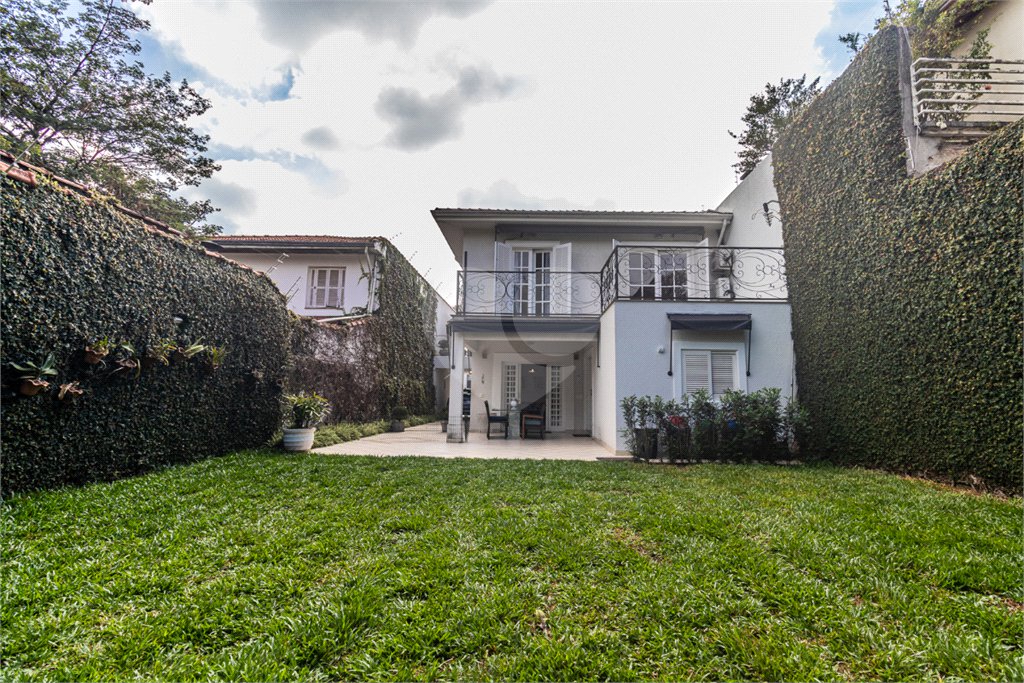 Casa à venda com 4 quartos, sendo 3 suítes, em Brooklin, São Paulo, SP