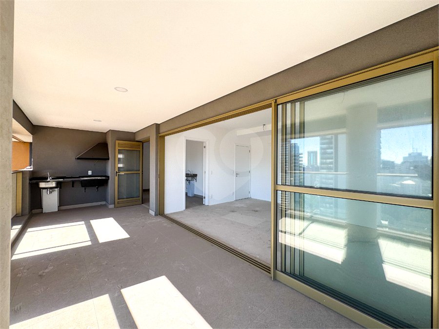 Apartamento à venda com 4 quartos, sendo 3 suítes,  em Vila Mariana, São Paulo, SP