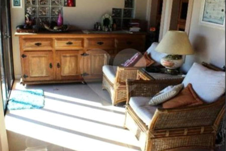 Casa à venda com 4 quartos, sendo 2 suítes, no condomínio Vinhas da Vista Alegre - Lado Sede, Vinhedo - SP