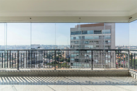 Apartamento à venda com 3 suítes em Campo Belo, São Paulo, SP