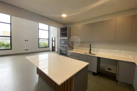 Casa à venda com 3 suítes no condomínio Portal dos Bandeirantes, Salto - SP