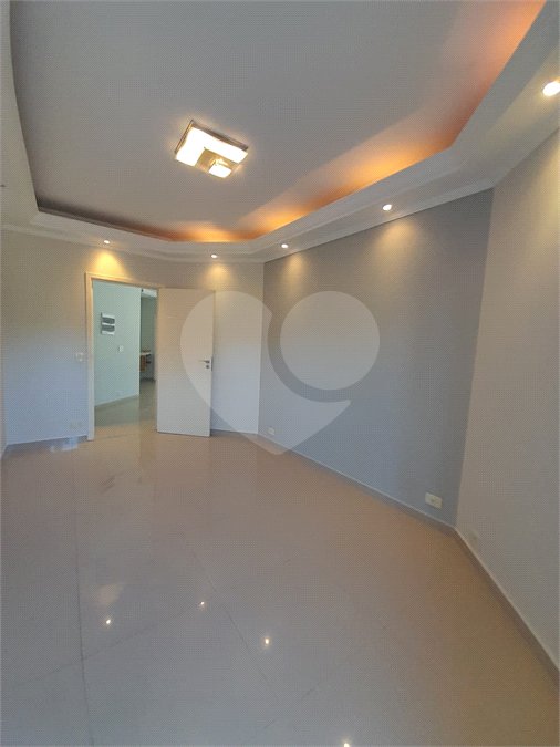 Casa à venda com 4 quartos, sendo 3 suítes, no condomínio Residencial Terras de Vinhedo, Vinhedo - SP