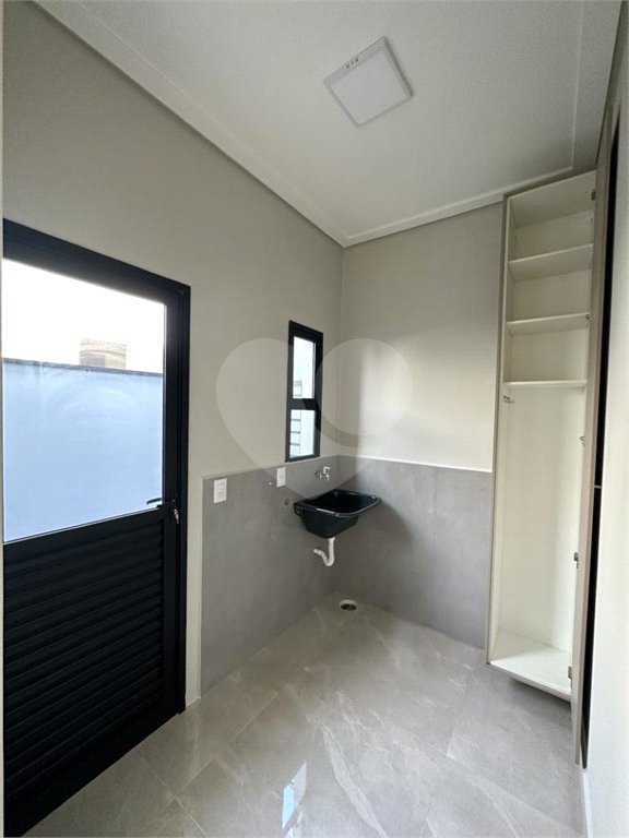 Casa à venda com 3 quartos, sendo 1 suíte, no condomínio Lagos D´icaraí, Salto - SP