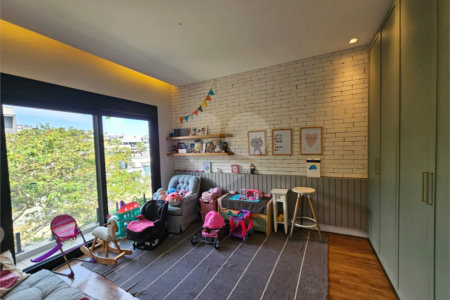 Casa à venda com 4 suítes no condomínio Residencial Itahyê, Santana de Parnaíba - SP