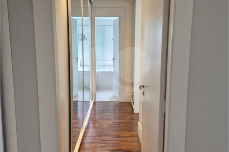 Apartamento à venda com 3 suítes em Campo Belo, São Paulo, SP