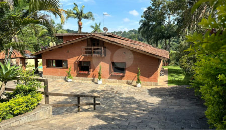 Casa à venda com 8 quartos, sendo 4 suítes,  em Eldorado, Diadema, SP