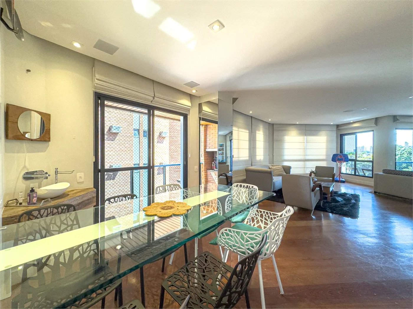 Apartamento à venda com 3 suítes em Sumarezinho, São Paulo, SP