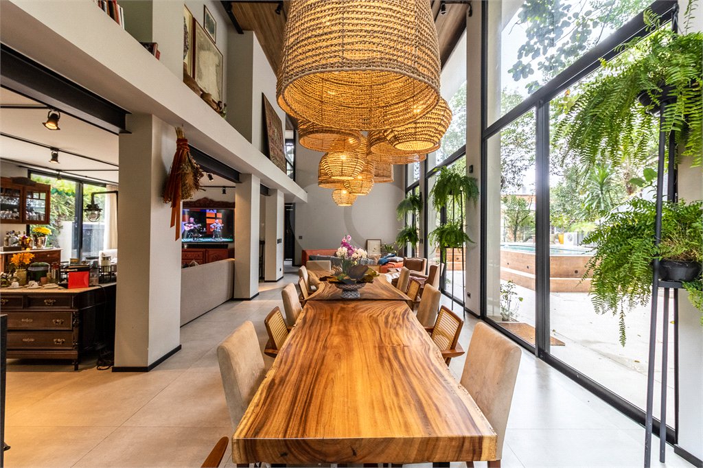 Casa à venda com 4 suítes no condomínio Granja do Morumbi, São Paulo - SP