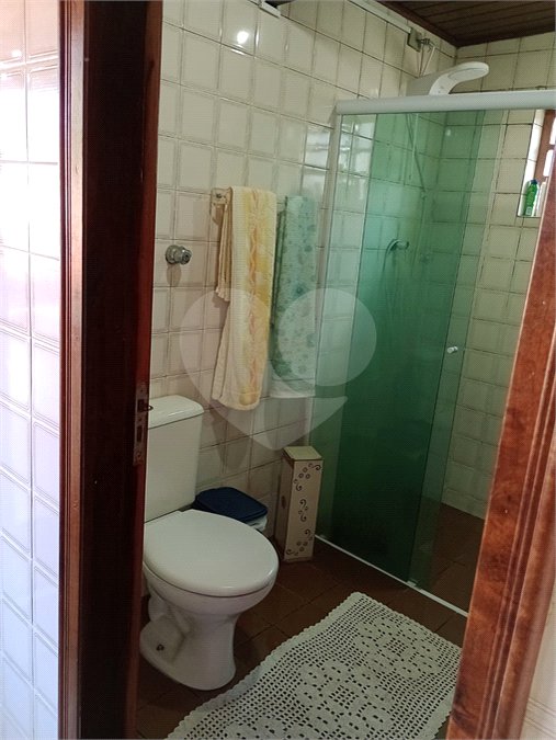 Casa à venda ou para alugar com 6 quartos, sendo 2 suítes, em Parque São George, Cotia, SP