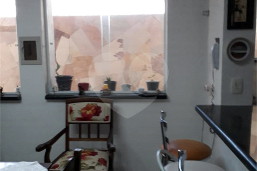 Sobrado à venda com 3 quartos, sendo 1 suíte, em Jardim Santa Mena, Guarulhos, SP