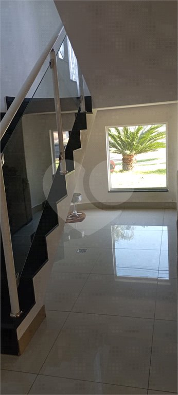 Casa à venda com 3 quartos, sendo 1 suíte, no condomínio Campos do Conde I, Paulínia - SP
