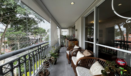 Apartamento para alugar com 3 suítes em Vila Romana, São Paulo, SP