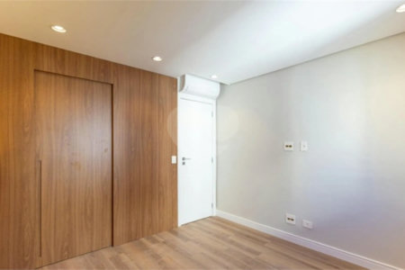Apartamento à venda com 2 quartos, sendo 1 suíte, em Vila Olímpia, São Paulo, SP