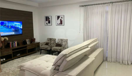 Sobrado à venda com 3 quartos, sendo 1 suíte,  em Residencial Novo Horizonte I, Mogi das Cruzes, SP