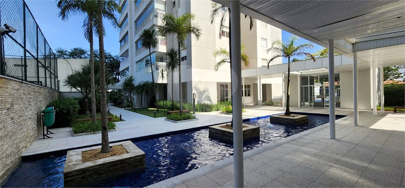Apartamento à venda com 3 quartos, sendo 1 suíte,  em Alto da Boa Vista, São Paulo, SP
