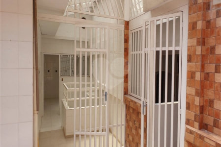 Sobrado à venda com 3 quartos, sendo 2 suítes, em Vila Paulicéia, São Paulo, SP