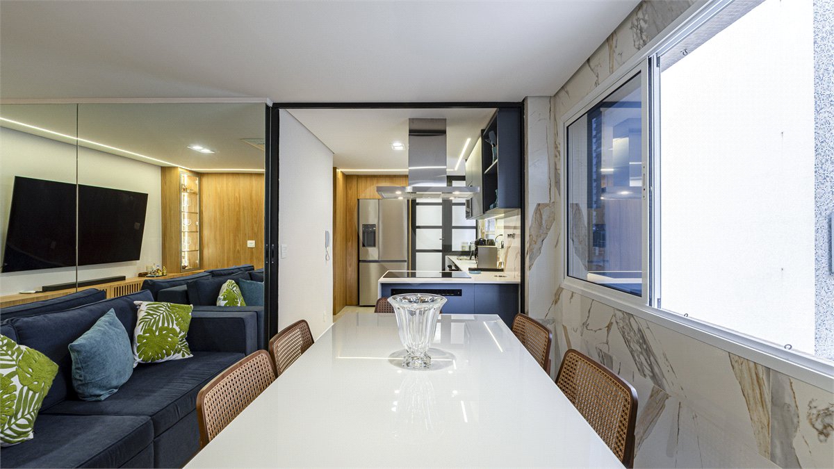 Apartamento à venda com 3 quartos, sendo 1 suíte, em Vila Uberabinha, São Paulo, SP